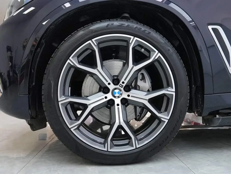 بي إم دبليو X5 2022 xDrive 40Li حزمة M الرياضية