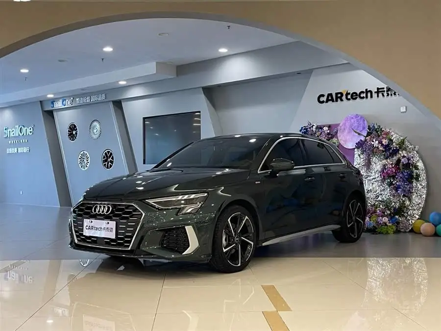 أودي A3 2024 سبورت باك 35 TFSI الطراز الرياضي الأنيق