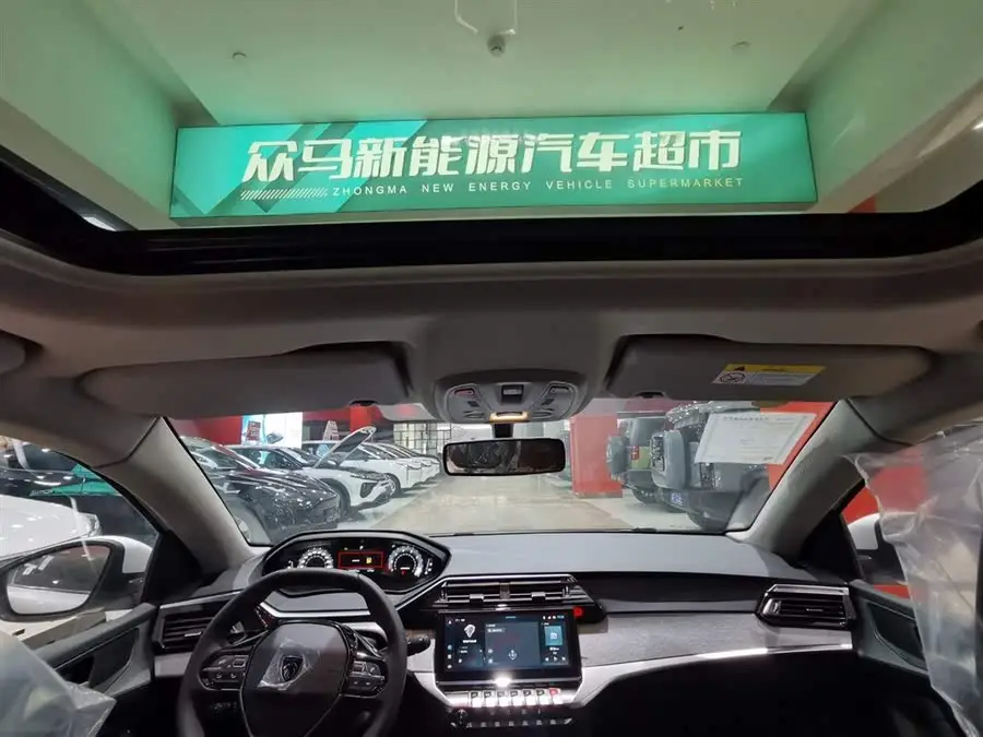 Peugeot 408 2022 1.6T Glowing Edition