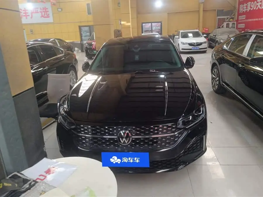 لافيدا 2023 300TSI DSG إصدار النجوم الكامل