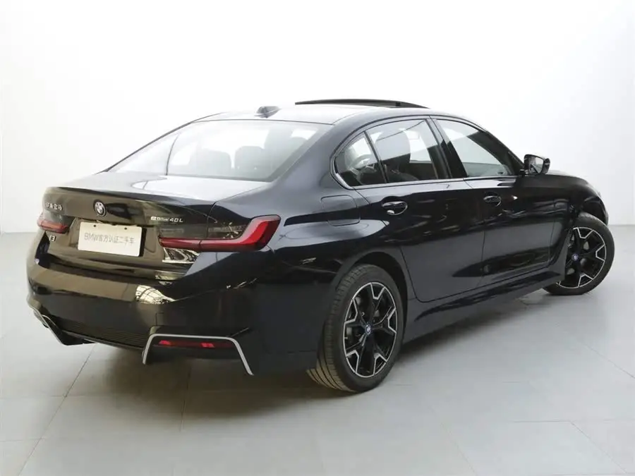 BMW i3 2023 eDrive 40 L Night Package