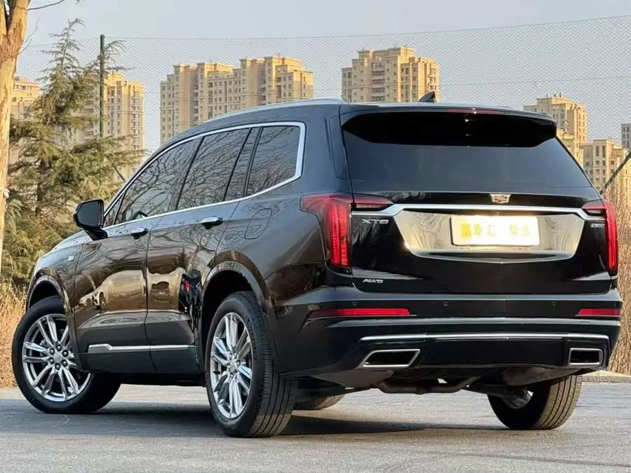 كاديلاك XT6 2022 2.0T ستة مقاعد دفع رباعي فاخر