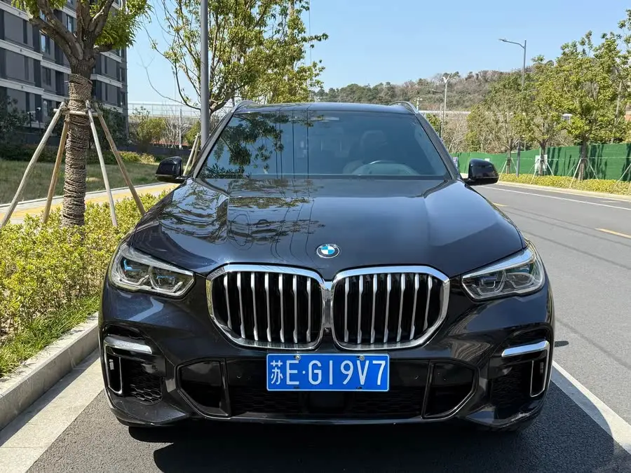 بي إم دبليو X5 2022 طراز مُعدل xDrive 40Li حزمة M الرياضية