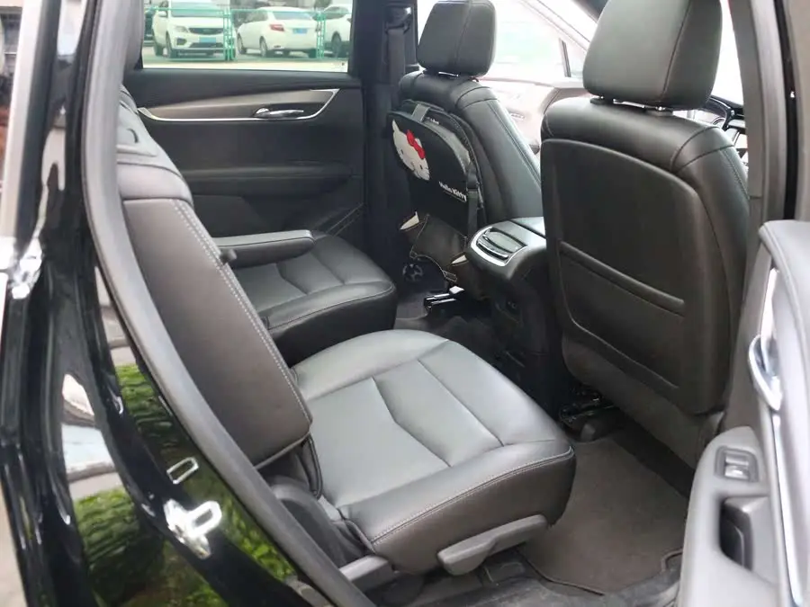 كاديلاك XT6 2022 2.0T ستة مقاعد دفع رباعي