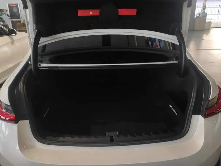 بي إم دبليو i3 2024 eDrive 35 L