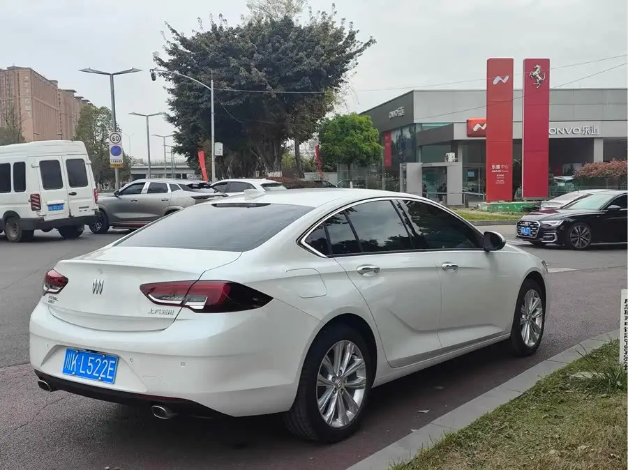 بيوك ريجال 2024 28T نسخة الاستمتاع