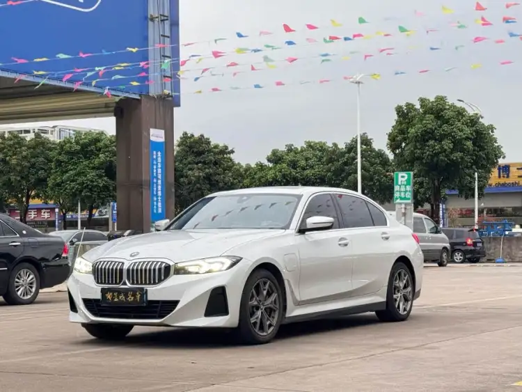 BMW i3 2022 eDrive 35 L