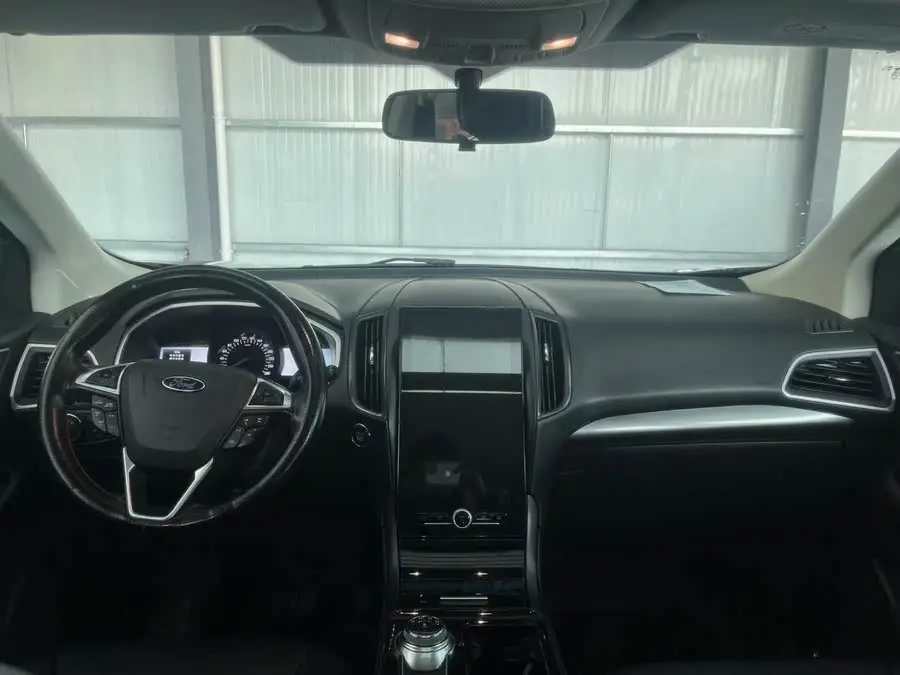 2020 Ford Edge EcoBoost 245 FWD Platinum 7-Seater