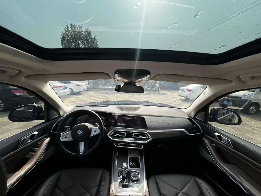 بي إم دبليو X5 2022 xDrive 30Li باقة M الرياضية الحصرية