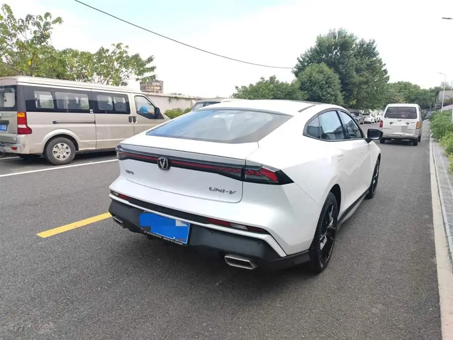 Changan UNI-V 2024 1.5T Deluxe