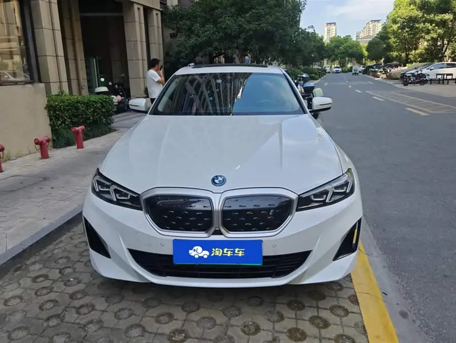 بي إم دبليو i3 2022 eDrive 35 L