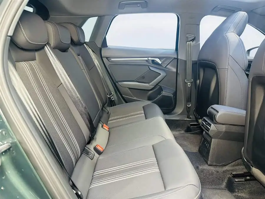 أودي A3 2024 سبورتباك 35 TFSI طراز رياضي أنيق