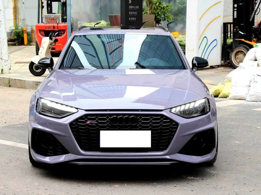 أودي RS 4 2023 RS4 أفانت إصدار بلاك