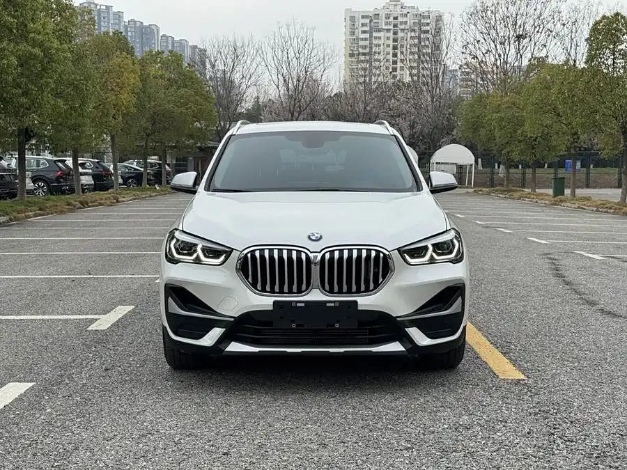 بي إم دبليو X1 2022 sDrive20Li إصدار الموضة