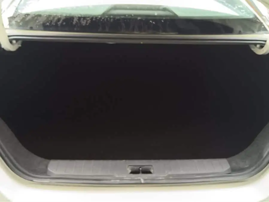 2021 نيسان سيلفي 1.6L XL CVT إصدار الاستمتاع