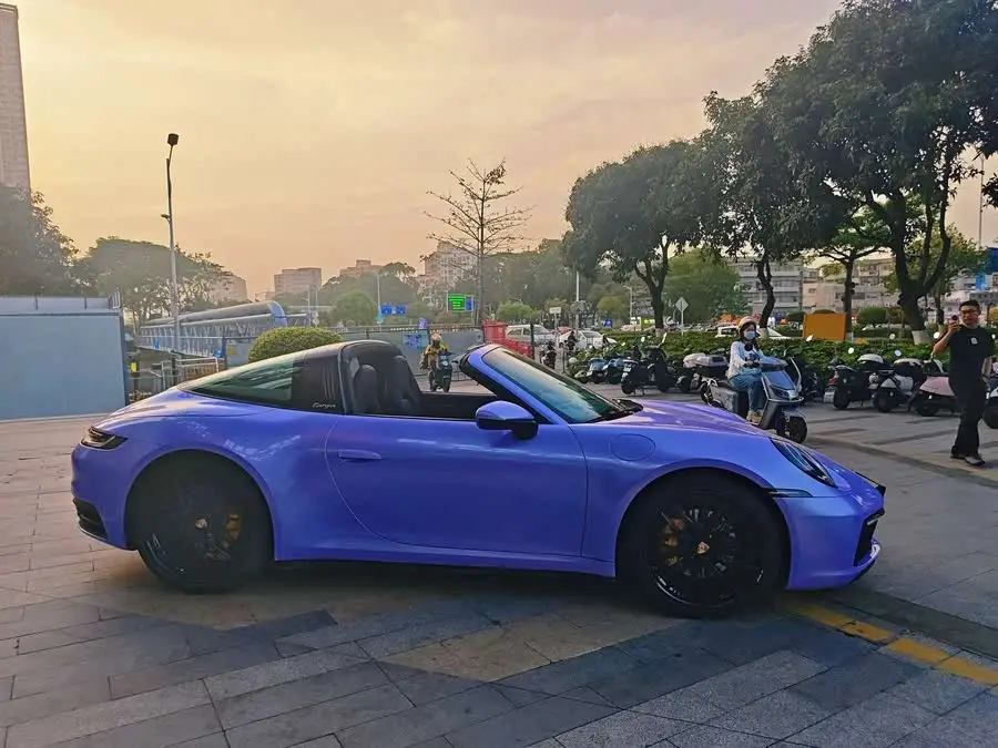 بورش 911 طراز 2023 تارغا 4 3.0T