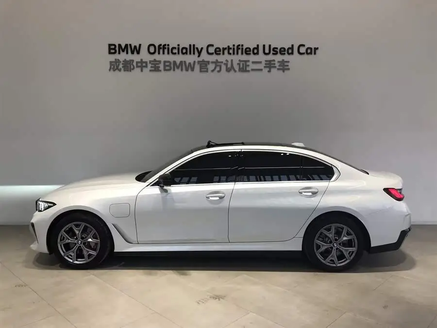 بي إم دبليو i3 2024 eDrive 35 L