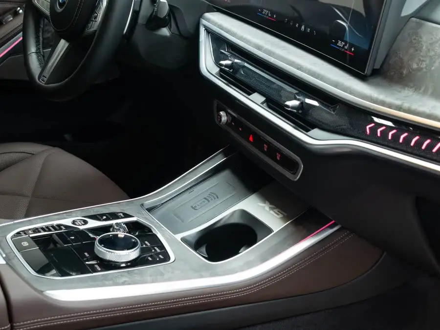 بي إم دبليو X5 2023 xDrive 30Li حزمة مميزة رياضية ليلية