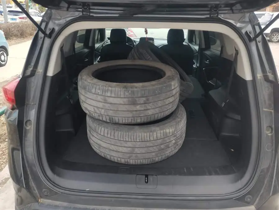 Wuling 2020 Model Light Hybrid Redline 530T Automatic Enjoy Version (5+2 Seater)