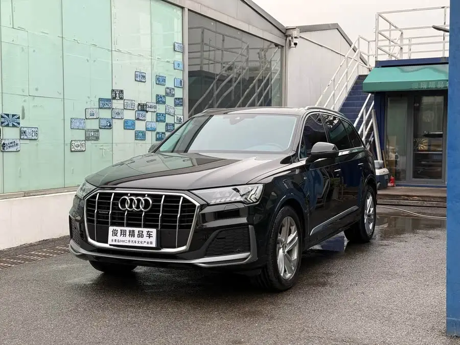 Audi Q7 2023 45 TFSI quattro S line Sport