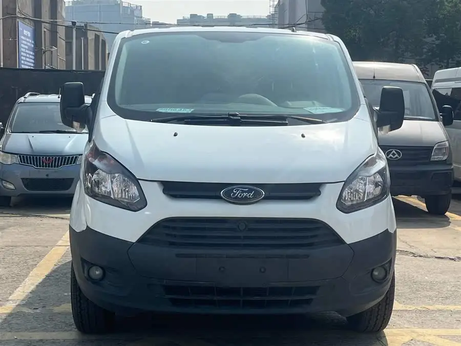 Foton 2017 Model 2.0T Diesel Multi-Functional Commercial Vehicle Short Wheelbase Medium Roof National IV