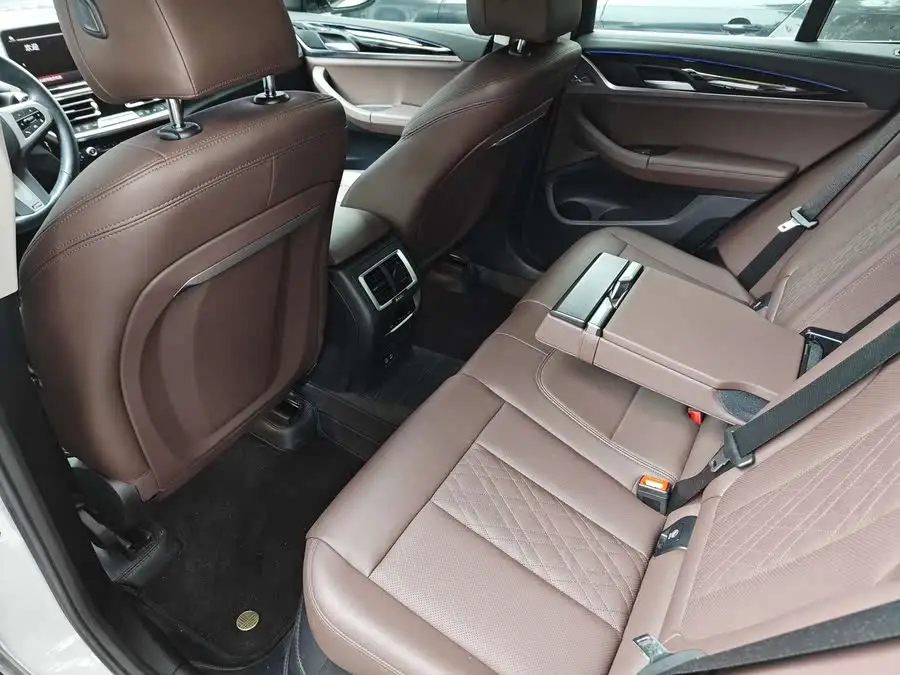 بي إم دبليو X3 2022 xDrive25i حزمة M الرياضية