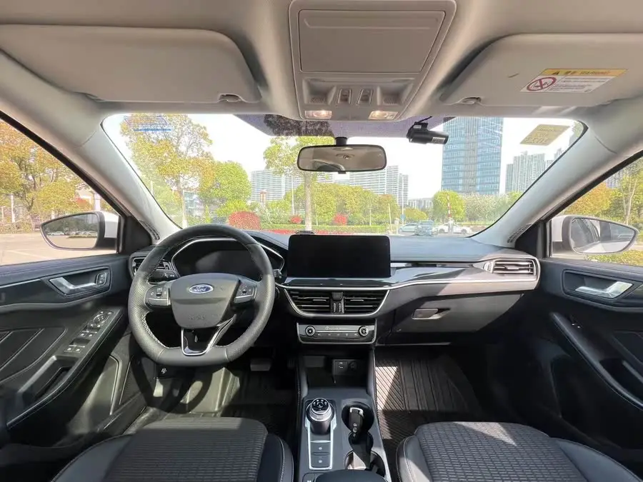 فورد فوكس 2020 هاتشباك 1.5 لتر أوتوماتيكي تريند