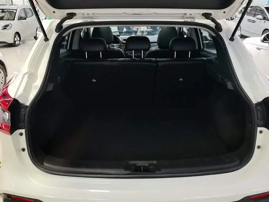 2019 نيسان قاشقاي 2.0 لتر CVT نسخة فاخرة