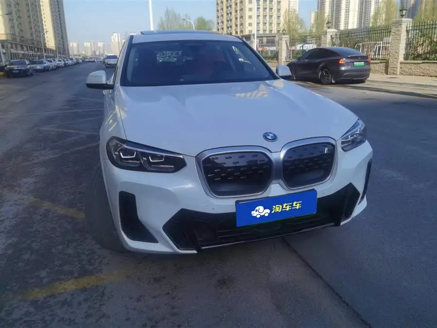 BMW iX3 2023 Leading Model