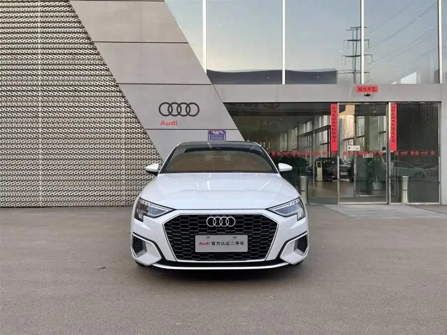 أودي A3 2021 طراز A3L ليموزين 35 TFSI أنيقة وعصرية