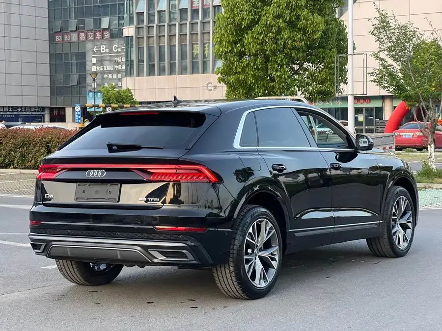 أودي Q8 طراز 2019 55 TFSI الفاخر الديناميكي