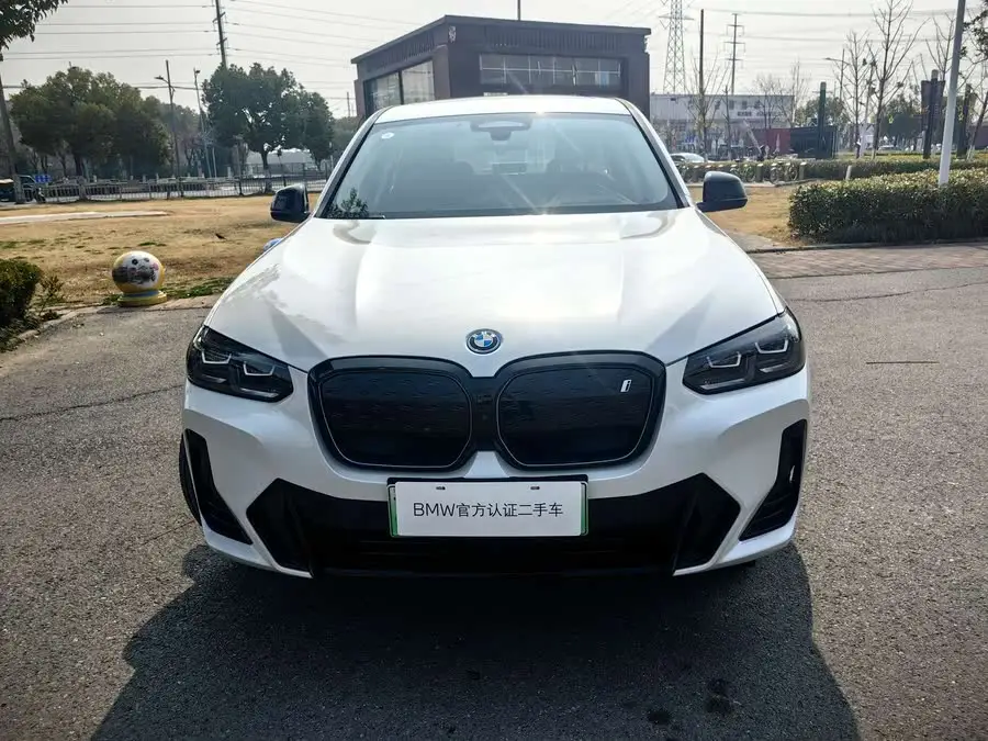 بي إم دبليو iX3 2022 فئة التحديث الابتكارية