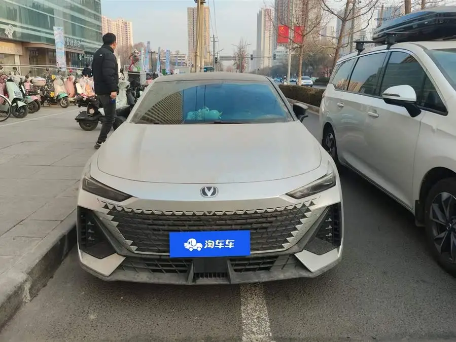 Changan UNI-V 2022 1.5T Premium