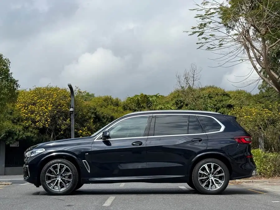 BMW X5 2022 Facelift xDrive 30Li Luxury M Sport Package