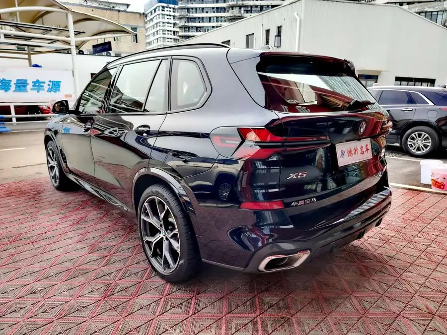 BMW X5 2023 xDrive 30Li Luxury M Sport Night Package