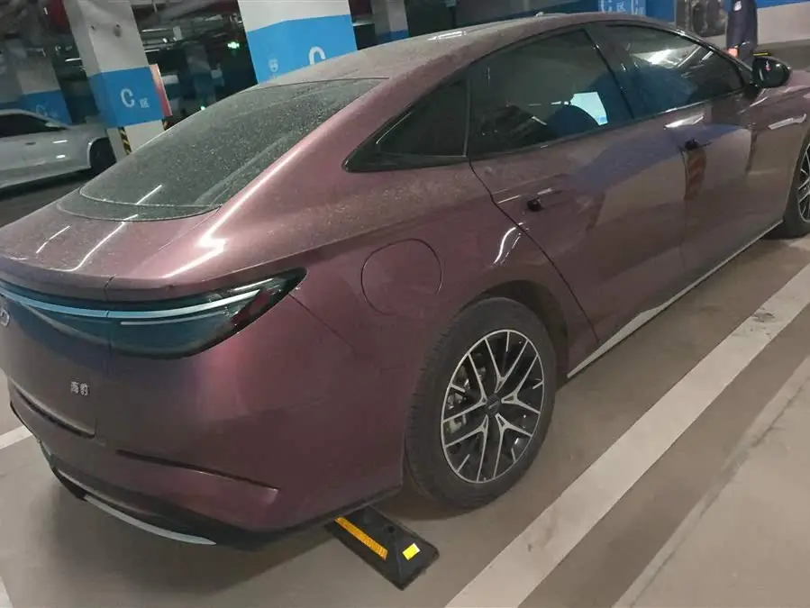 ختم 2023 DM-i 1.5L 121 كم فاخرة