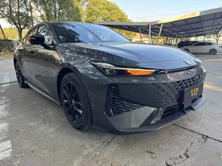 Changan UNI-V 2023 1.5T Premium