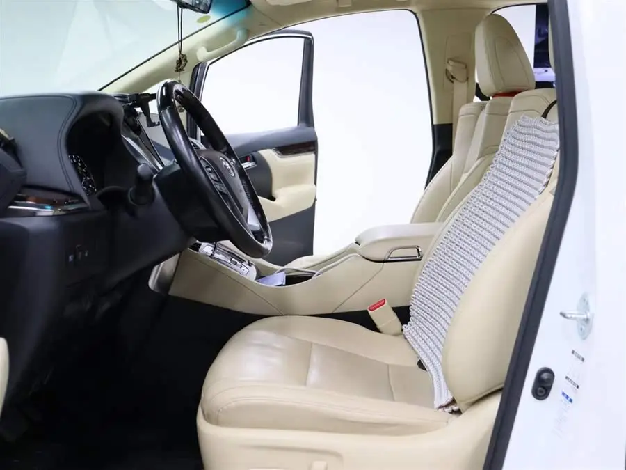 ألفارد 2020 هجين 2.5 لتر فئة فاخرة