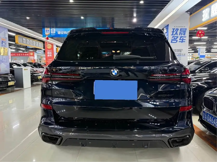 بي إم دبليو X5 2023 xDrive 30Li حزمة M الرياضية الليلية