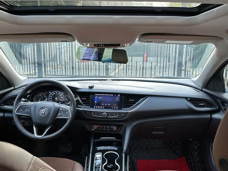 ريجال 2022 552T الطبعة الذكية