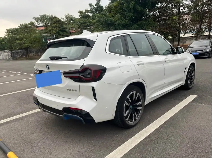 بي ام دبليو iX3 طراز 2022 النسخة الرائدة