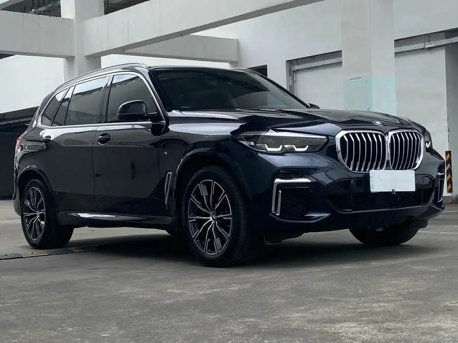 بي إم دبليو X5 2023 xDrive 30Li M حزمة رياضية