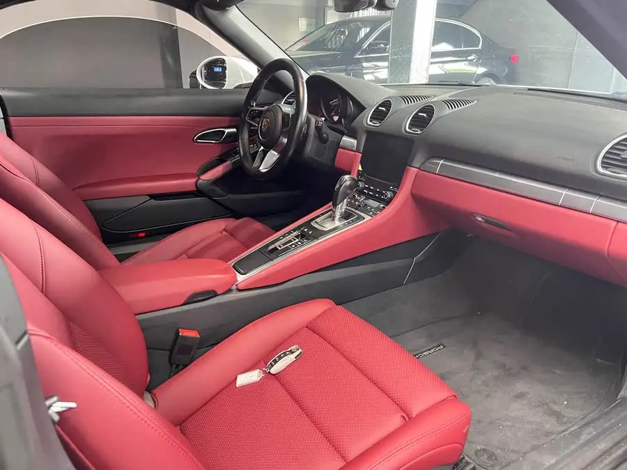 Porsche 718 2020 Model Boxster 2.0T