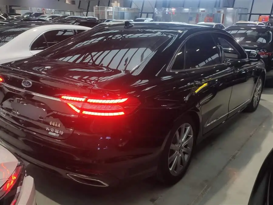 2019 Taurus EcoBoost 245 Premium