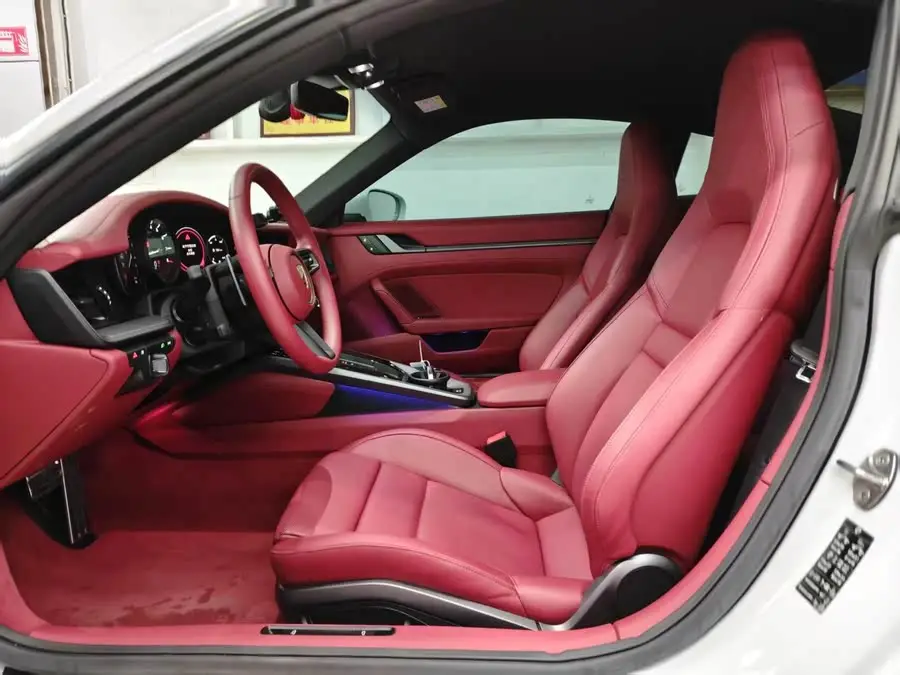 بورش 911 2023 كاريرا 3.0T