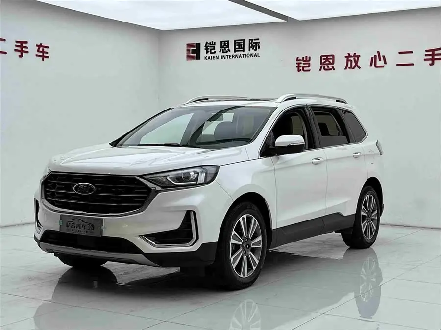 2021 Ford Edge PLUS EcoBoost 245 Two-Wheel Drive Platinum 5-Seater