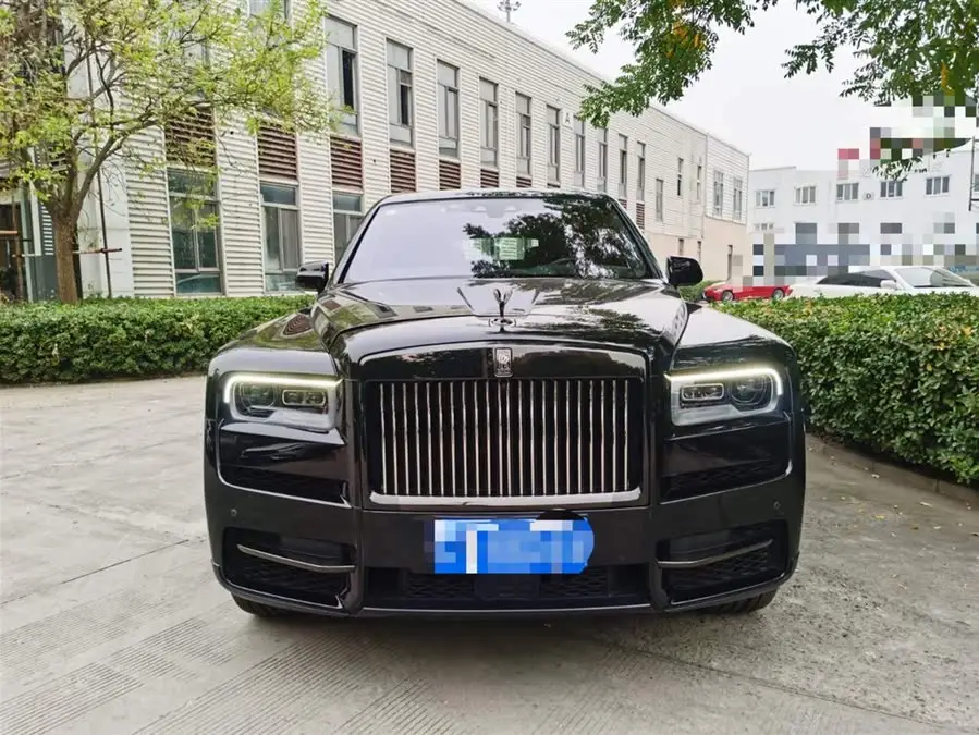 كولينان 2020 طراز بلاك بادج