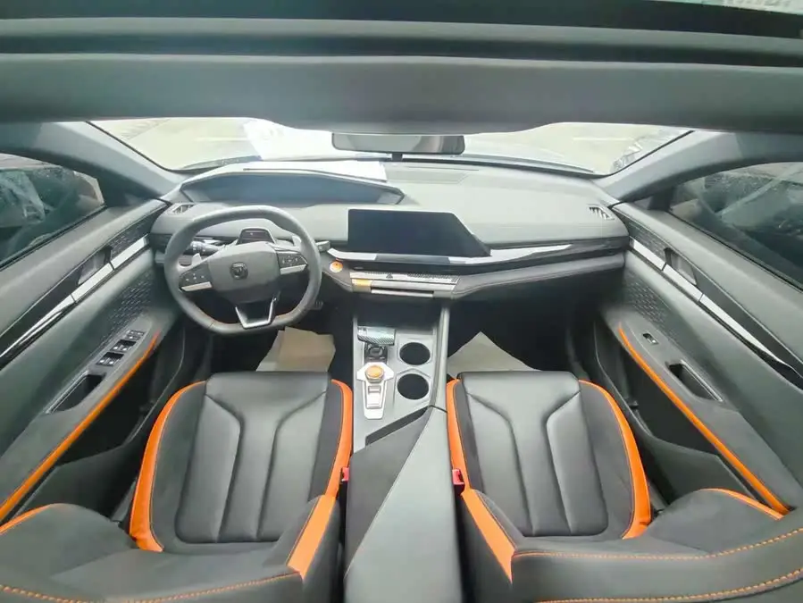 Changan UNI-V 2022 2.0T Lingsu Edition