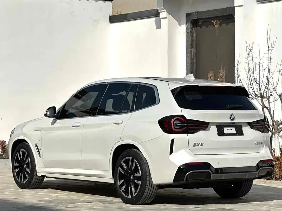 BMW iX3 2024 Leading Version