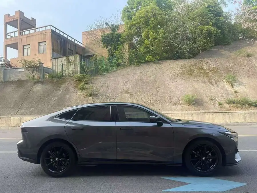 Changan UNI-V 2024 1.5T Premium